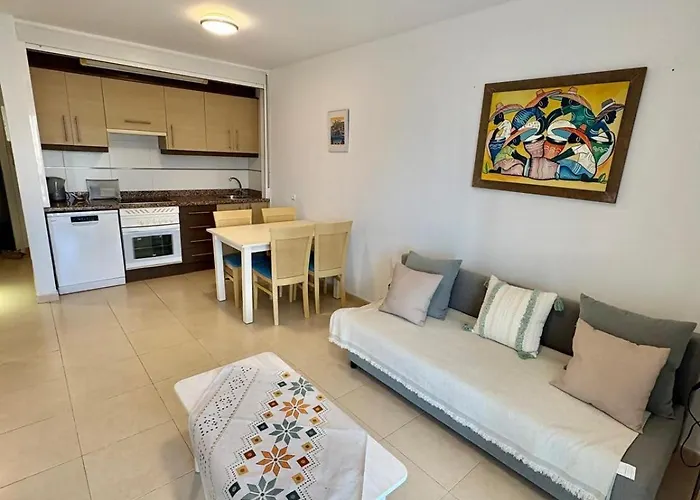 Apartment With Sea View Pool & Private Parking