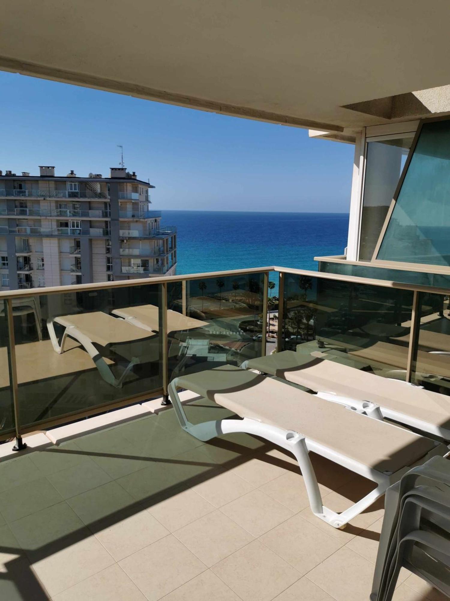 Apartament With Sea View Pool & Private Parking *