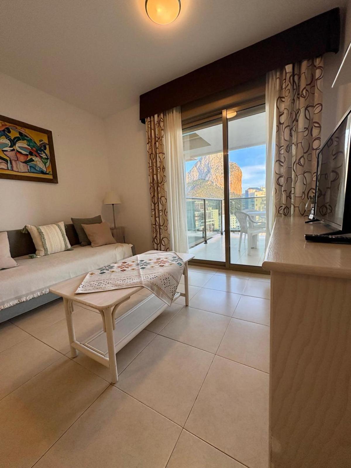 Apartament With Sea View Pool & Private Parking