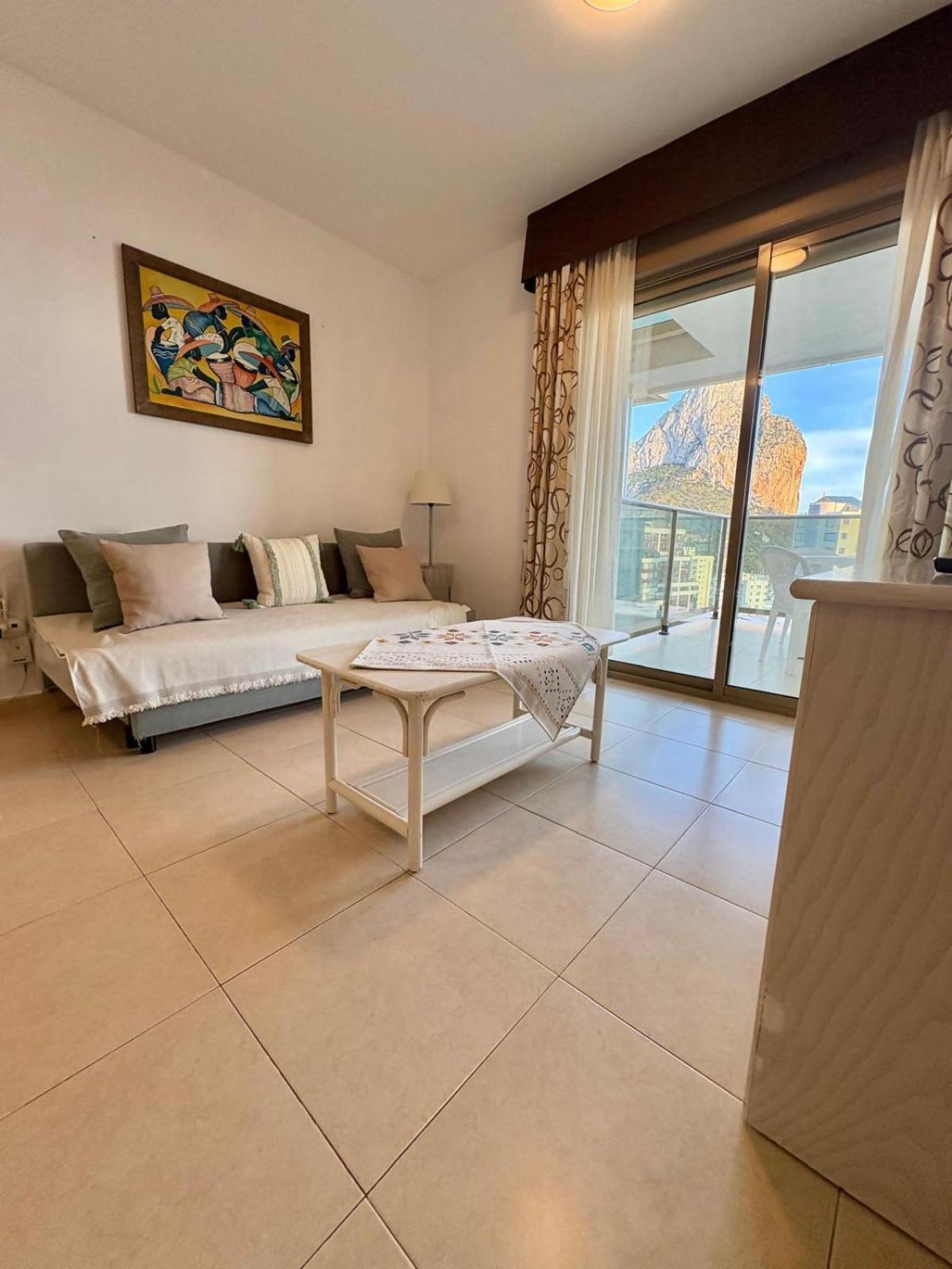 Apartament With Sea View Pool & Private Parking *